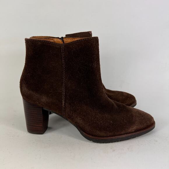 L. L. Bean ankle heeled booties women's size 7 brown suede minimalist boots - Picture 2 of 11